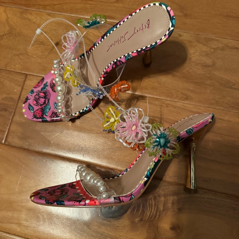 NWT BETSEY JOHNSON Goldiee Embellished Heeled Sandals Sz 11 (no original box) - Picture 12 of 14